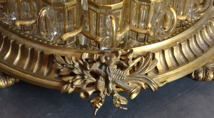 Cantinetta per liquori in bronzo dorato XIX secolo