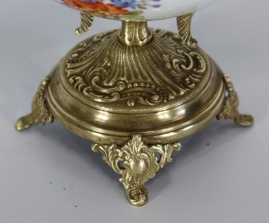 Bronze and porcelain cup with flowered decorations - End of XIXth century