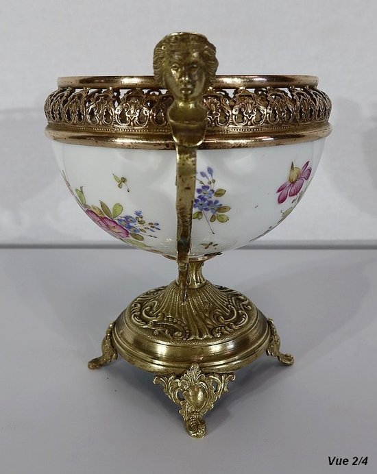Bronze and porcelain cup with flowered decorations - End of XIXth century