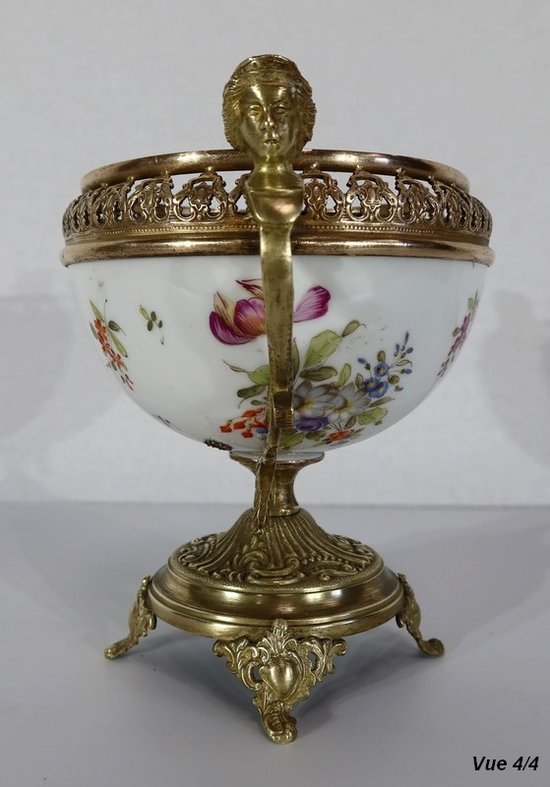 Bronze and porcelain cup with flowered decorations - End of XIXth century