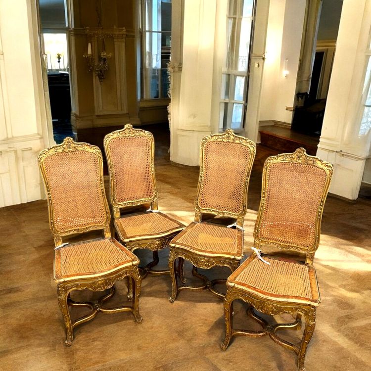 SÉRIE DE 4 CHAISES CANNÉES EN BOIS SCULPTÉ ET DORÉ DE STYLE LOUIS XV ÉPOQUE XIXe
