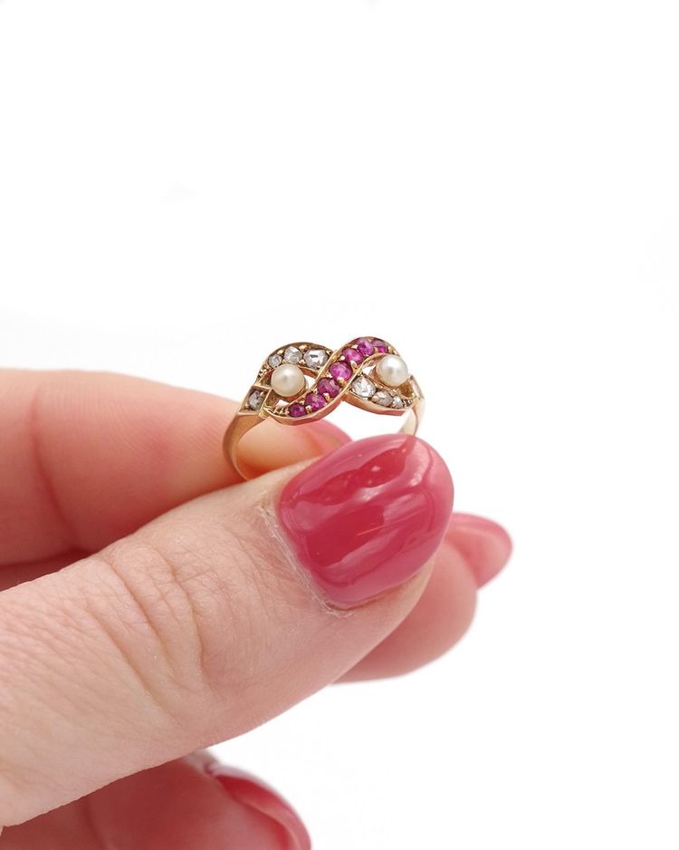 Ancienne bague symbole infini en or 18k, bague rubis, diamants taille rose, bague ancienne