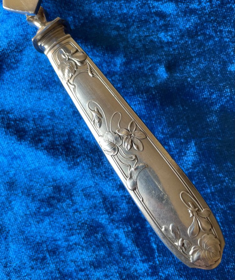 Pince à asperges art nouveau.