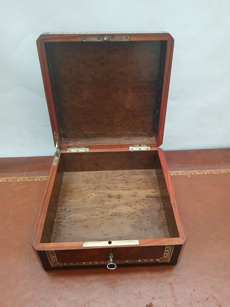Inlaid box