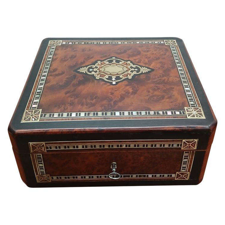 Inlaid box