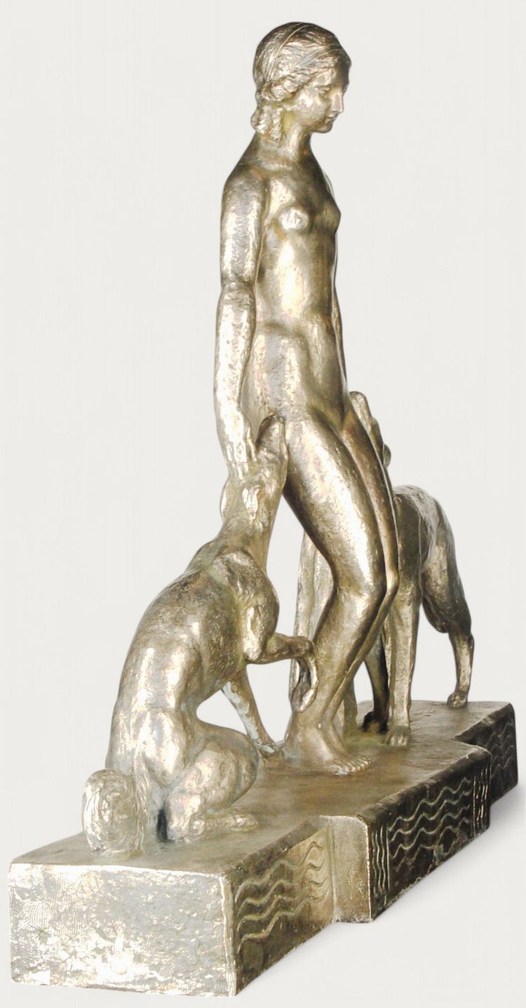 Diana e i levrieri, scultura in bronzo di Giuseppe Joseph (1881-1945)