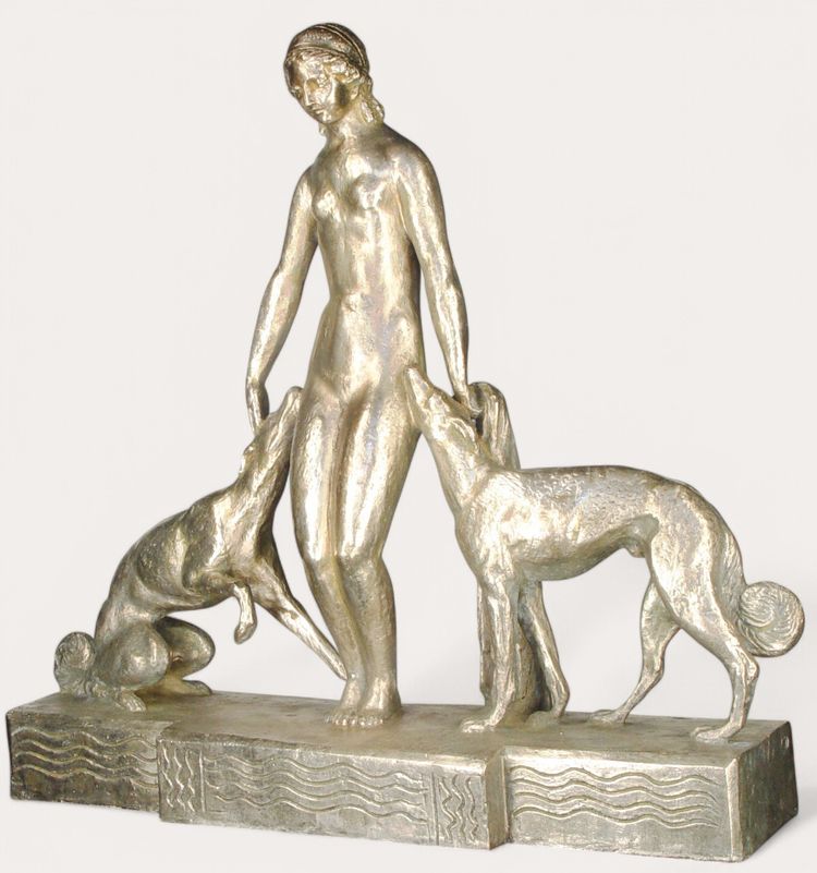 Diana e i levrieri, scultura in bronzo di Giuseppe Joseph (1881-1945)