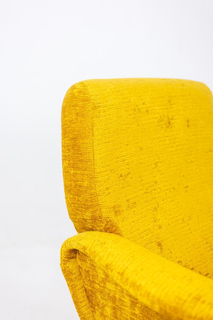 Marco Zanuso pour Artflex. Fauteuils jaune et en laiton doré. Années 1950. LS64333009I
