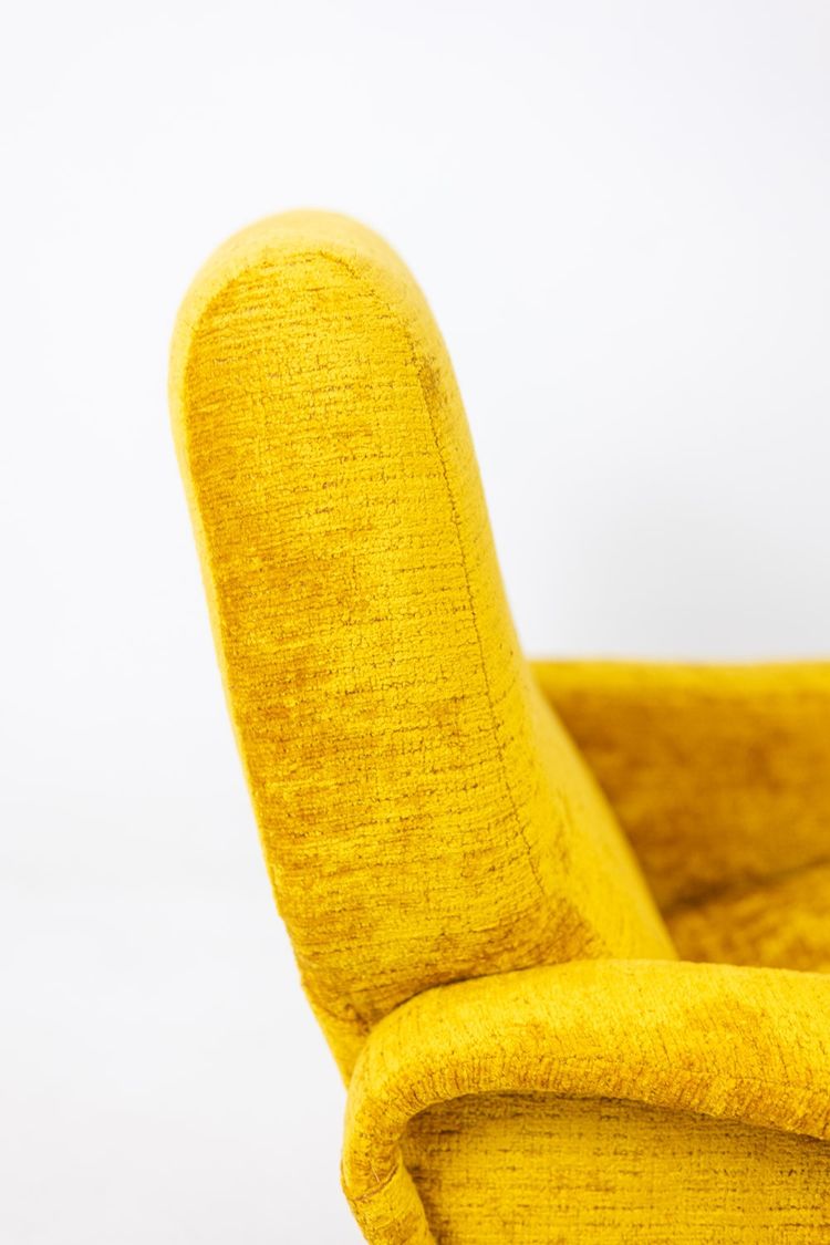 Marco Zanuso pour Artflex. Fauteuils jaune et en laiton doré. Années 1950. LS64333009I
