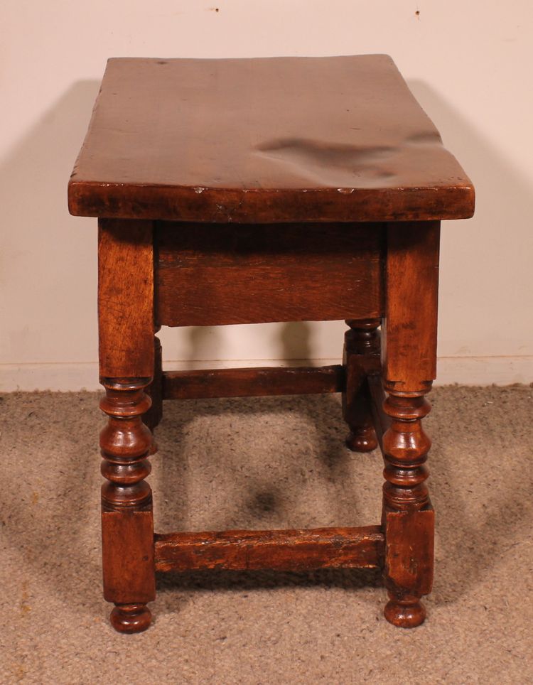 Table Espagnole Dit Tocinera En Noyer Du 17° Siècle