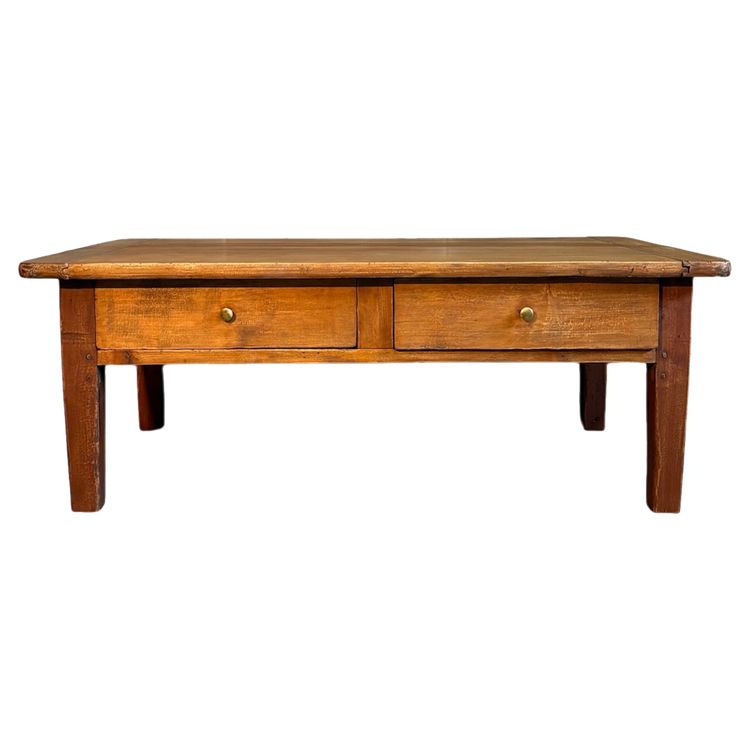 Table basse en mélèze 1800