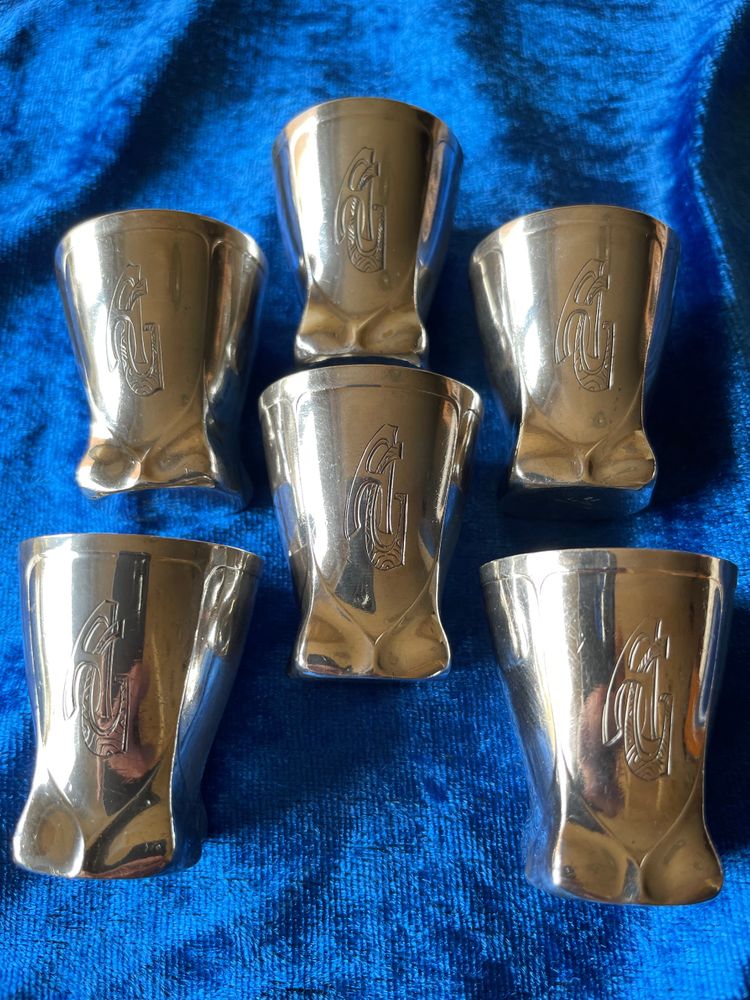 6 liqueur tumblers.