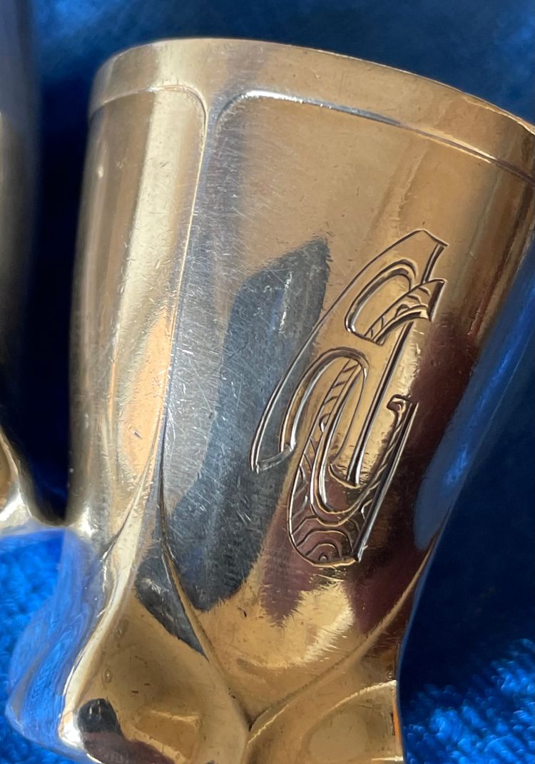 6 liqueur tumblers.