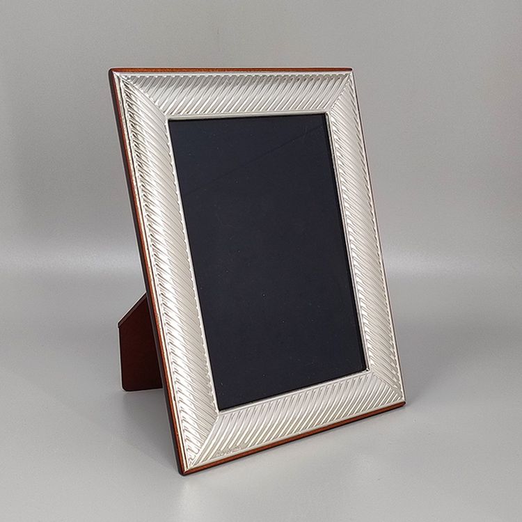 1960s Gorgeous Photo Frame in Silver Plated with Glass. Made in Italy