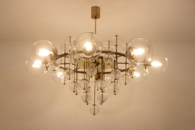 Large gilded brass chandelier with decorative balls. 1970s.LS62621809P