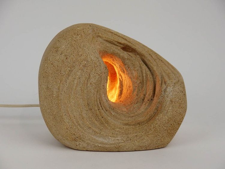 Lampe en pierre par Arsène Galisson