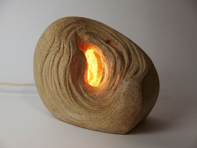 Lampe en pierre par Arsène Galisson