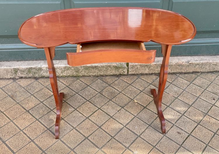 Petit bureau Art nouveau en acajou, fin XIXe / début XXe siècle  