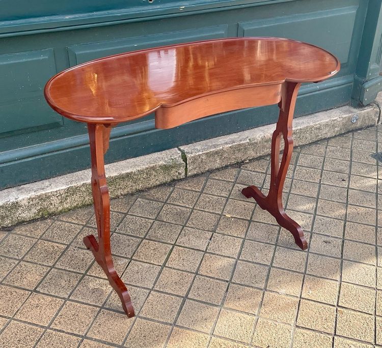 Petit bureau Art nouveau en acajou, fin XIXe / début XXe siècle  