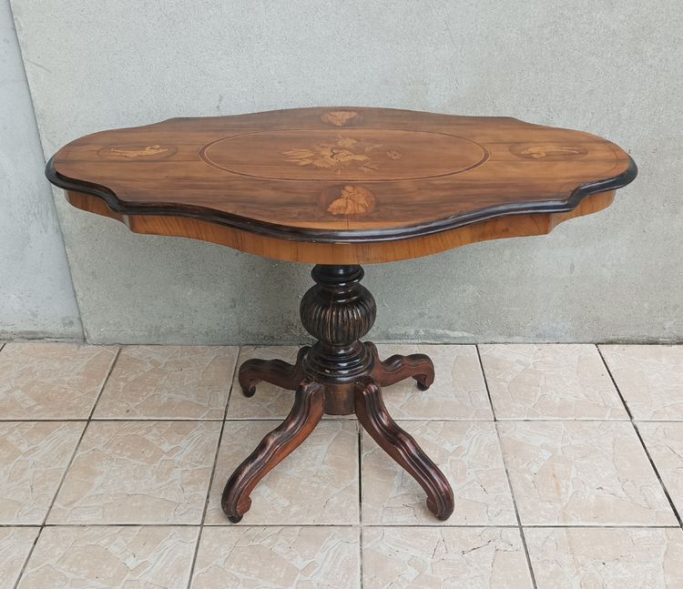 Napoleon III burr walnut violin top