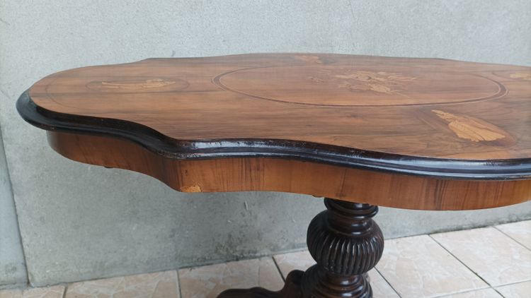 Napoleon III burr walnut violin top
