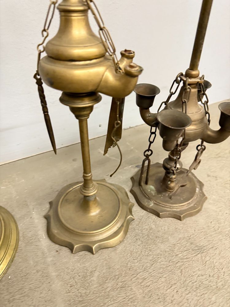 Groupe ancien de 5 lampes à huile en bronze doré, 19ème siècle mis63x16cm
