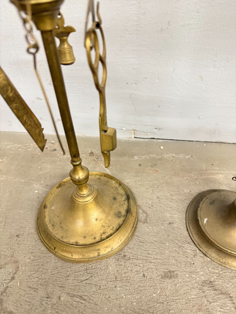 Groupe ancien de 5 lampes à huile en bronze doré, 19ème siècle mis63x16cm