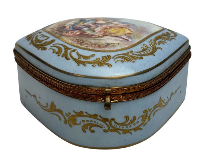 Château de Longpré Boîte à bijoux en porcelaine 