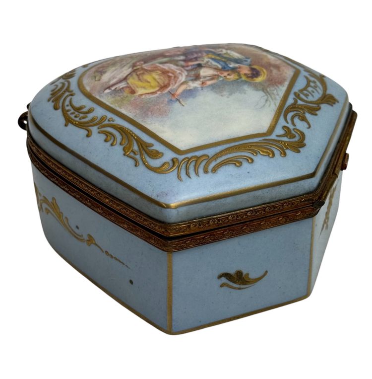 Château de Longpré Boîte à bijoux en porcelaine 
