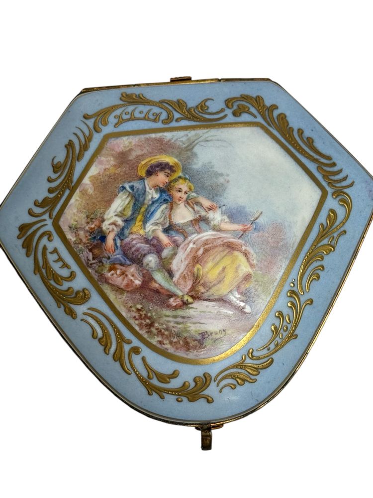 Château de Longpré Boîte à bijoux en porcelaine 