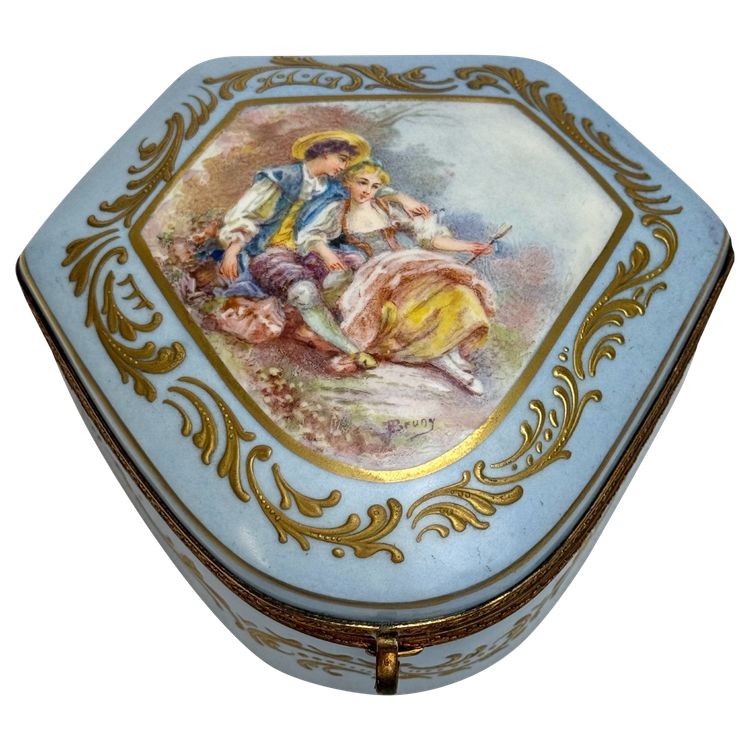 Château de Longpré Boîte à bijoux en porcelaine 