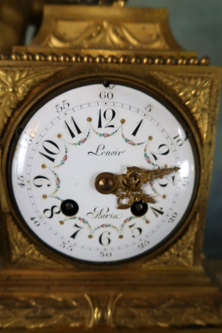 Gilt bronze clock "l'angelot au coq" Louis XVI style, 19th century