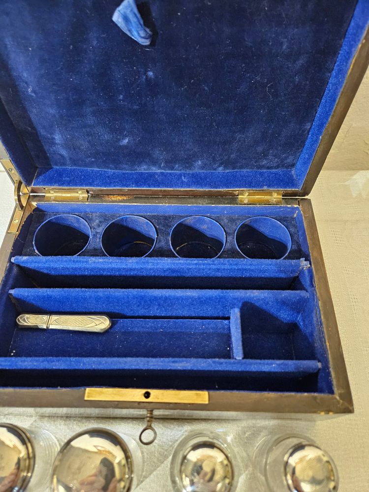 Coffret Nécessaire de voyage - Crystal and silver - Napoleon III period .