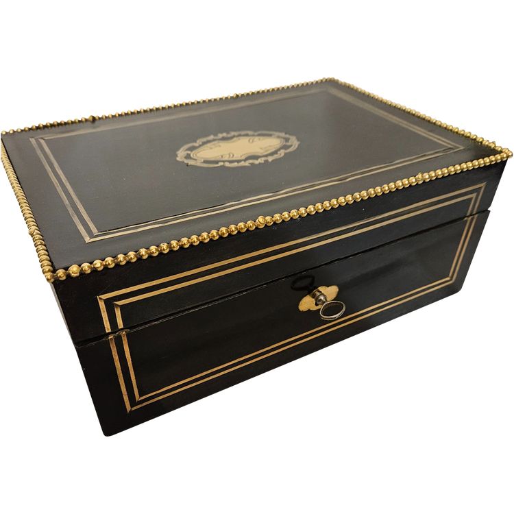 Coffret Nécessaire de voyage - Crystal and silver - Napoleon III period .