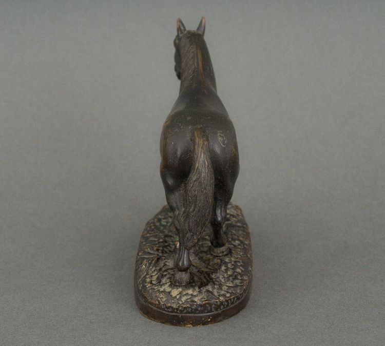 Cheval de trait en bronze XIXe patine brun foncé