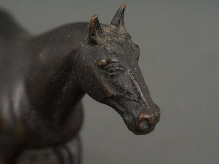 Cheval de trait en bronze XIXe patine brun foncé