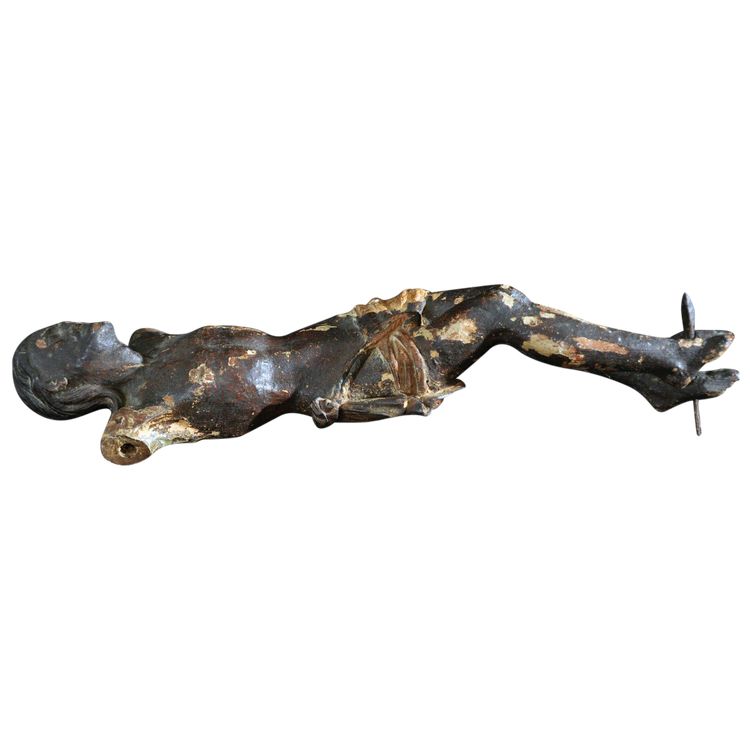 Cristo in legno del XVII secolo con tracce di policromia
