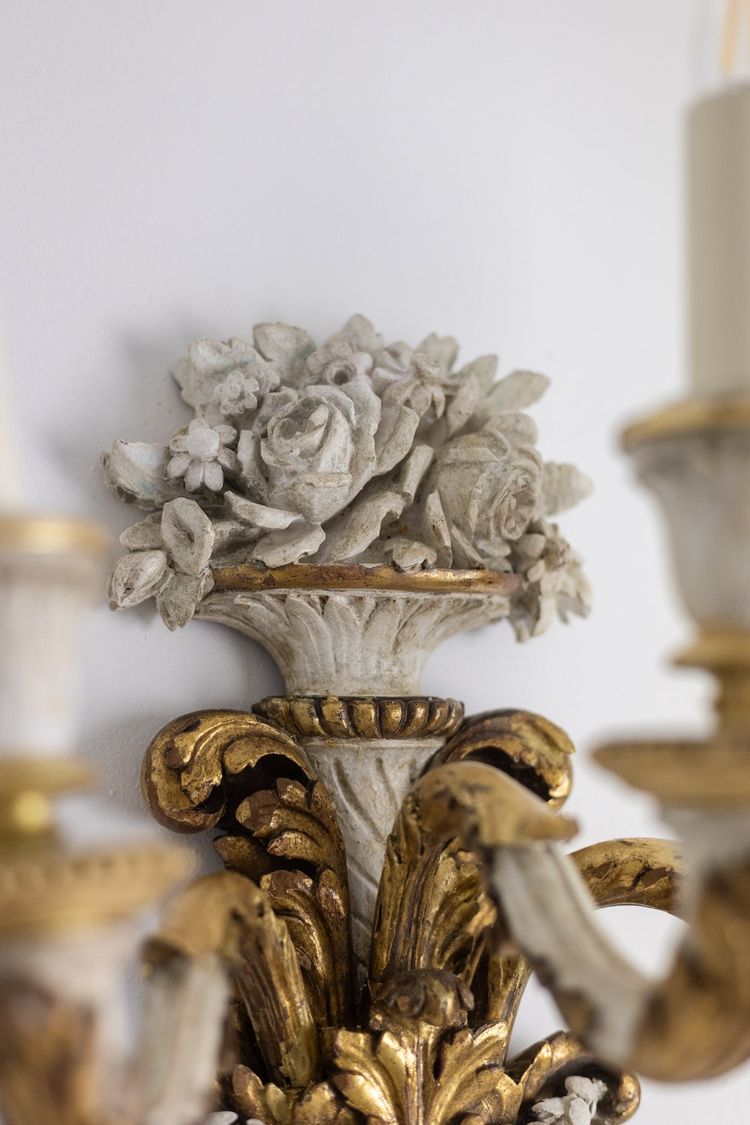 Pair of Louis XVI style sconces in gilded and lacquered wood. Circa 1900. LS5266457U
