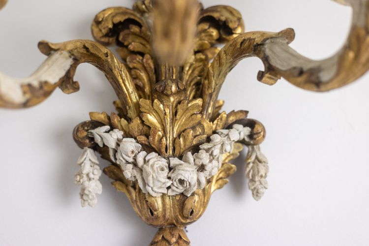 Pair of Louis XVI style sconces in gilded and lacquered wood. Circa 1900. LS5266457U