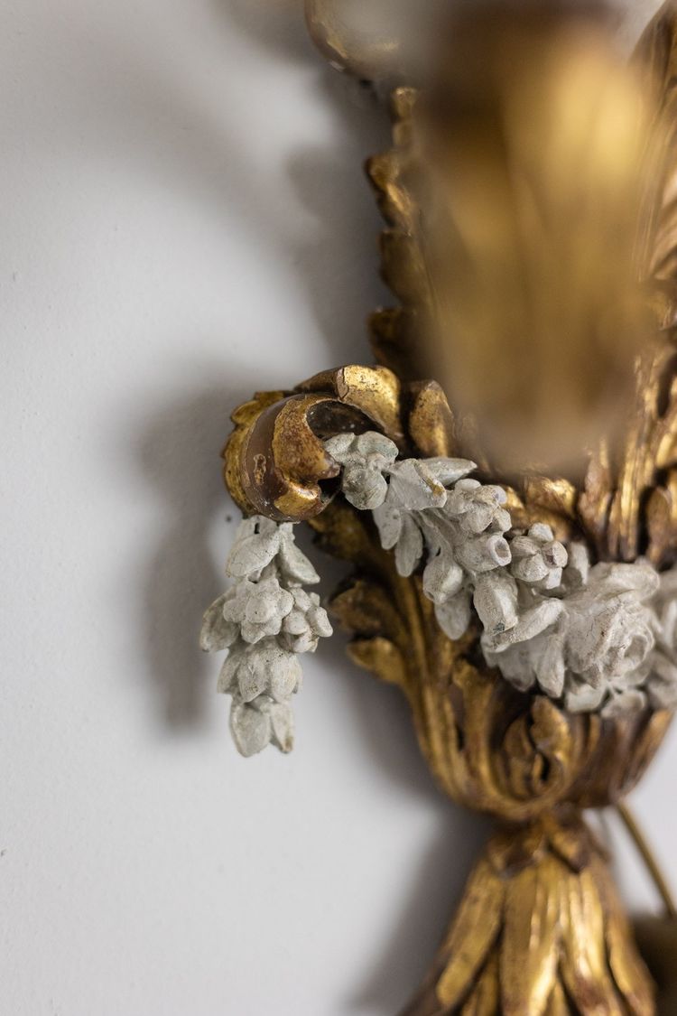 Pair of Louis XVI style sconces in gilded and lacquered wood. Circa 1900. LS5266457U