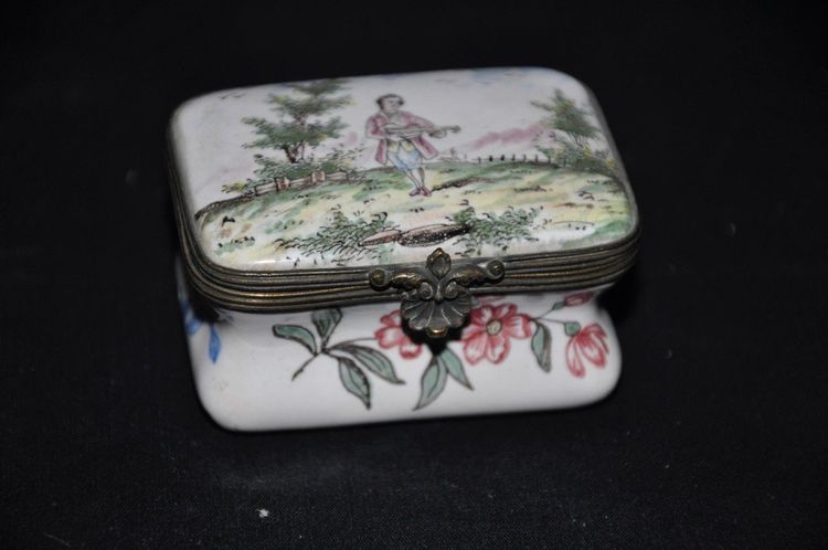 Pair De Boîtes à Tabac Faïence Signées époque XVIIIe