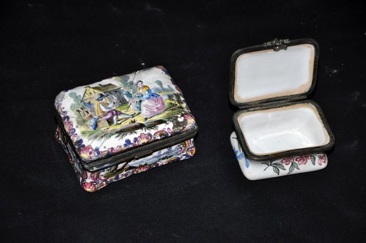 Pair De Boîtes à Tabac Faïence Signées époque XVIIIe