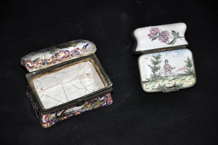 Pair De Boîtes à Tabac Faïence Signées époque XVIIIe