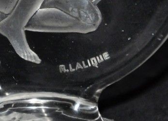 Bouchon De Radiateur En Verre Pressé Moulé Signé René Lalique 20e Siècle