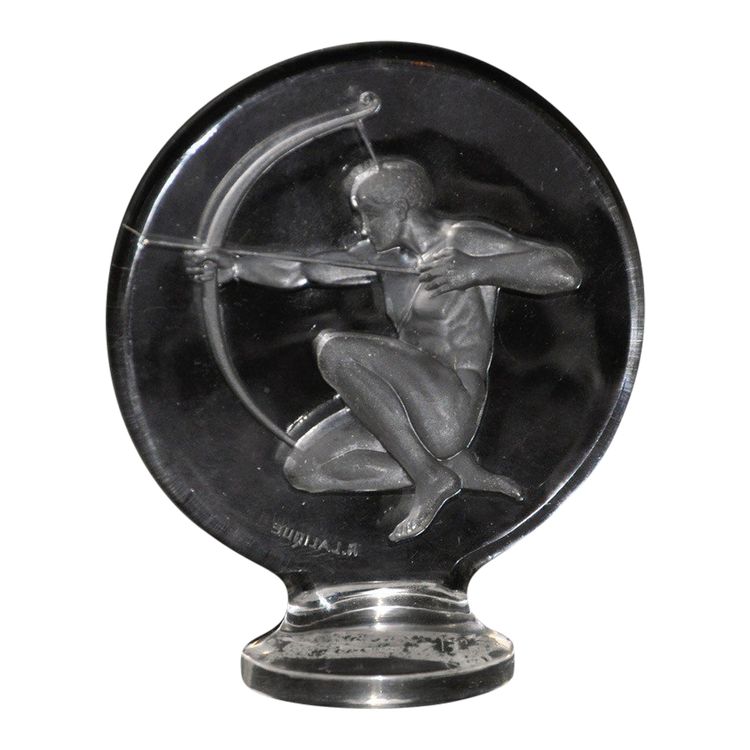 Bouchon De Radiateur En Verre Pressé Moulé Signé René Lalique 20e Siècle