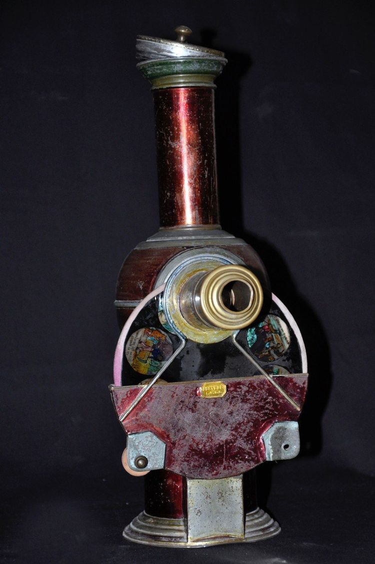 Lanterne Magique Du XIXe Siècle Avec Disques De Projection En Verre
