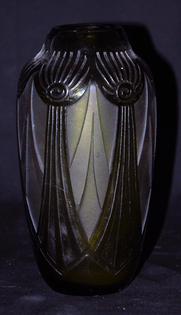 Vase en verre partiellement dépolis époque Art Déco Signé Legras