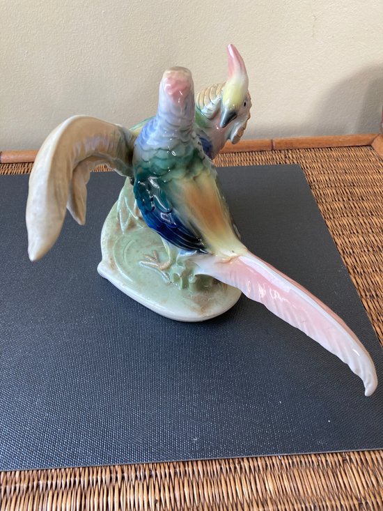 Couple of birds in porcelain
