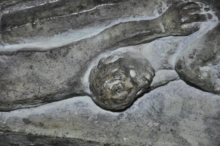 Terrakotta-Skulptur mit Igné-Signatur als Hommage an die Widerstandskämpferinnen, 20.