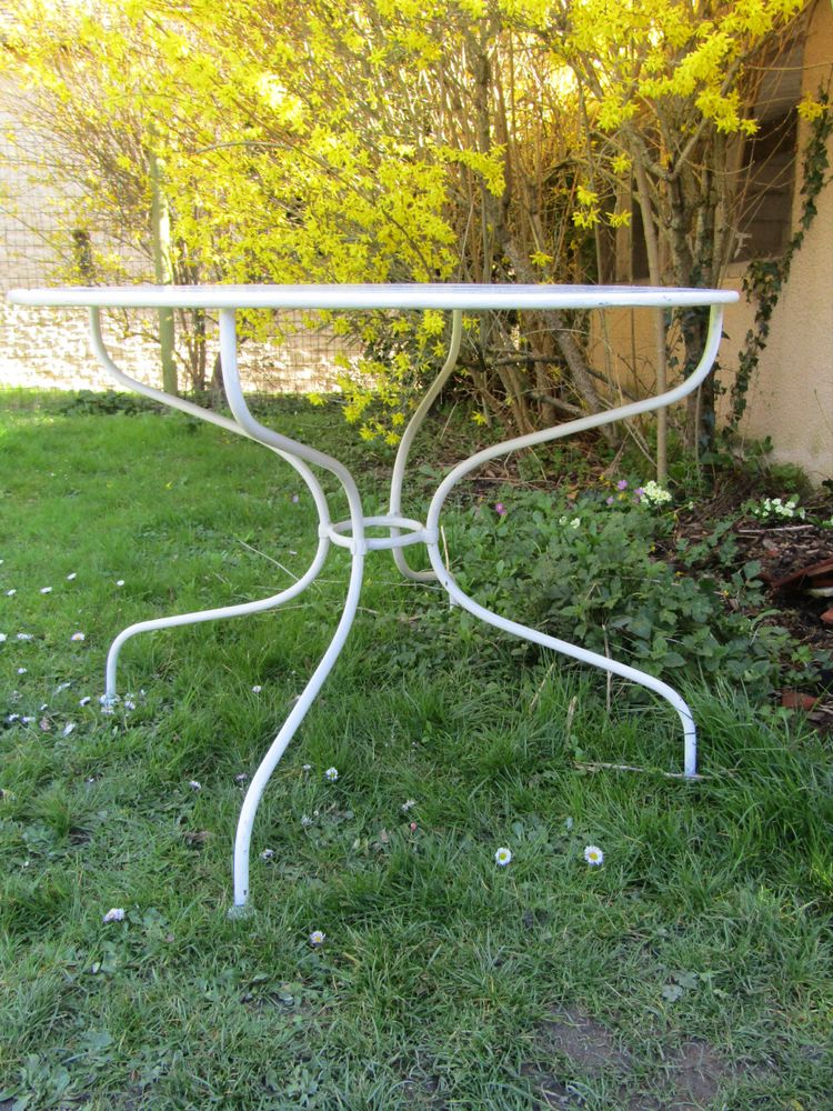Garden table